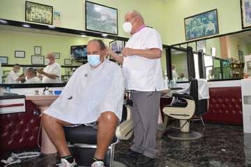 Peluquería Tomás: medio siglo cortando el pelo en Telde/TA.